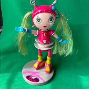 2002 Shi Shi doll Irwin toys shishi talks several phrases